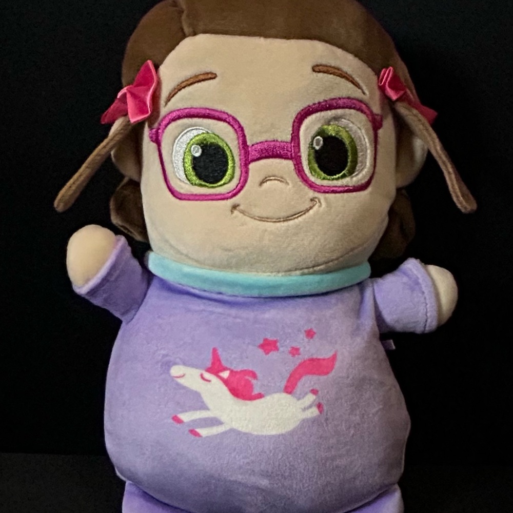 Cocomelon Hug Mees Squishmallow Bella